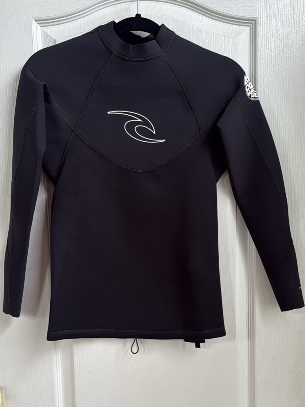 Rip Curl Men's Black Long-Sleeve Rash Guard Top with White Logo